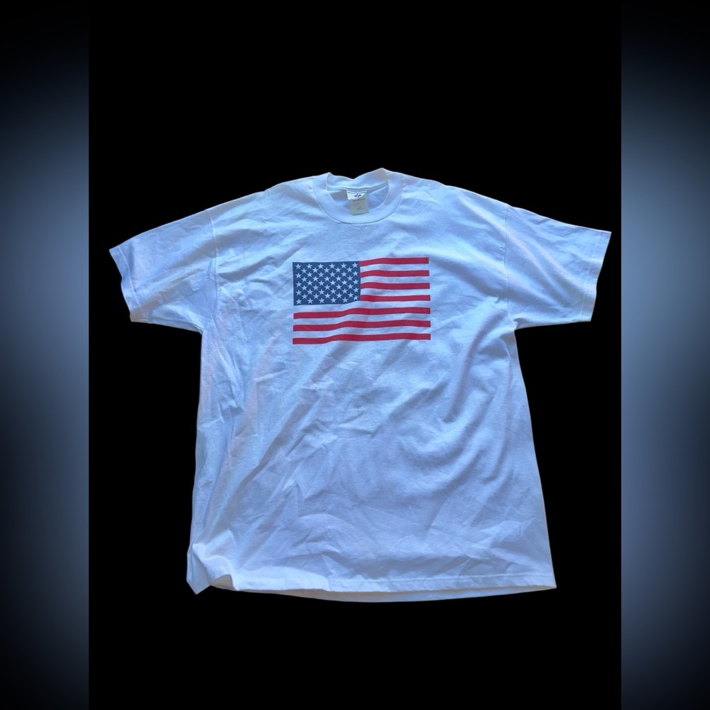 ✨Classic American flag tee in white and red✨